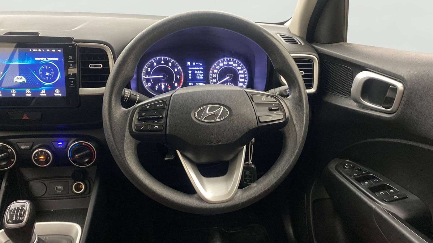 2021 Hyundai VENUE S 1.0 TURBO IMT, Petrol, Manual, 1,21,564 km, Steering Wheel Close Up