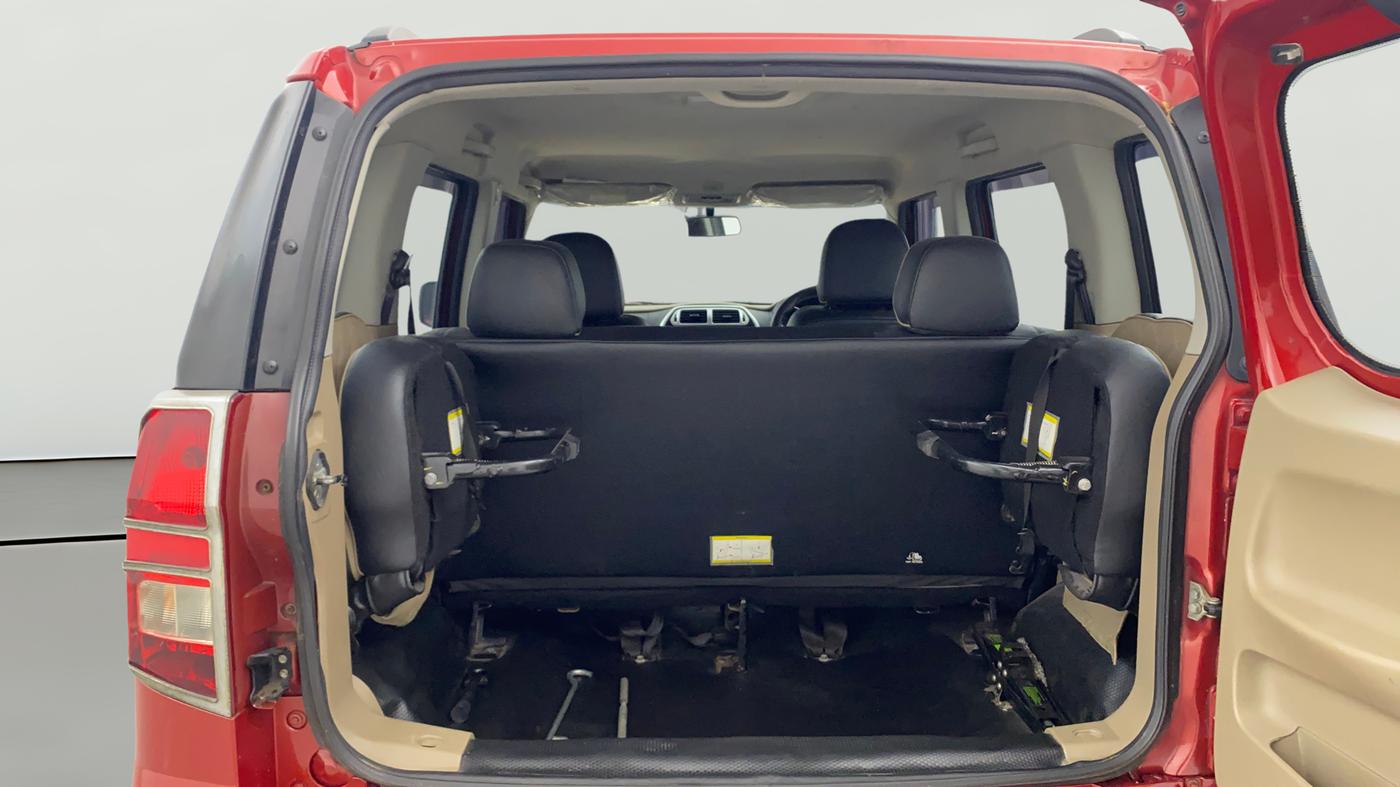 2018 Mahindra TUV300 T10, Diesel, Manual, 74,032 km, Boot Open Zoomed View