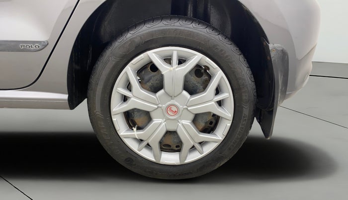 2013 Volkswagen Polo COMFORTLINE 1.2L, Diesel, Manual, 1,22,329 km, Left Rear Wheel