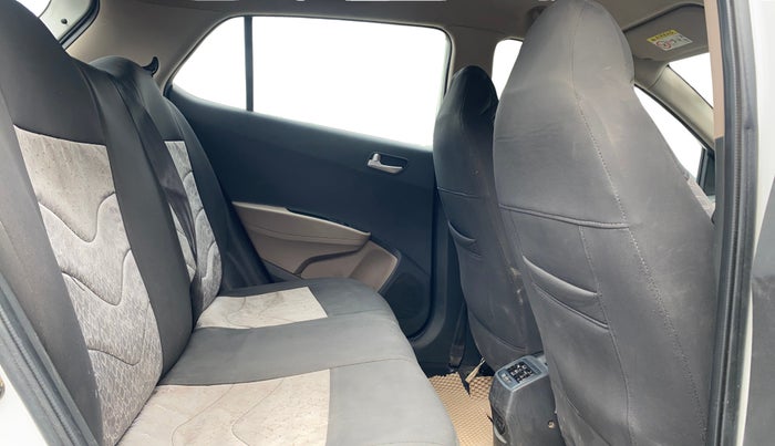 2017 Hyundai Grand i10 SPORTZ (O) 1.2 KAPPA VTVT, Petrol, Manual, 67,512 km, Right Side Rear Door Cabin