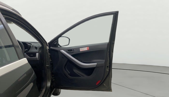 2023 Tata NEXON XMA PLUS SUNROOF PETROL, Petrol, Automatic, 20,224 km, RHS Front Door