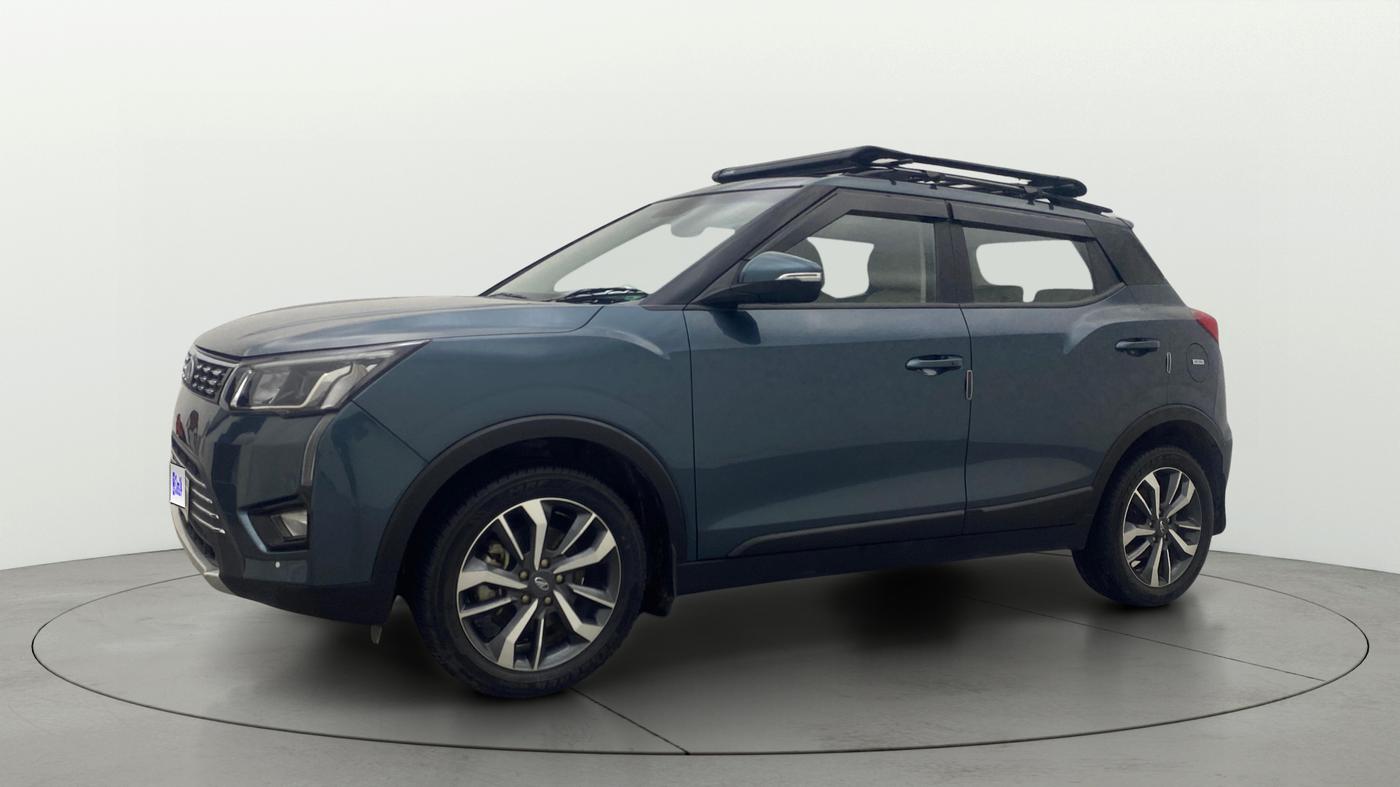 2021 Mahindra XUV300 W8 (O) 1.2 PETROL, Petrol, Manual, 37,567 km, Left Front Diagonal