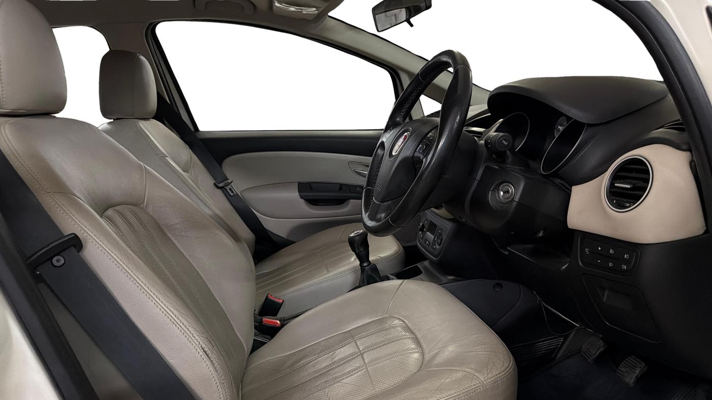 2019 Fiat Linea EMOTION 1.4 L T JET 125S, Petrol, Manual, 1,07,490 km, Right Side Front Door Cabin