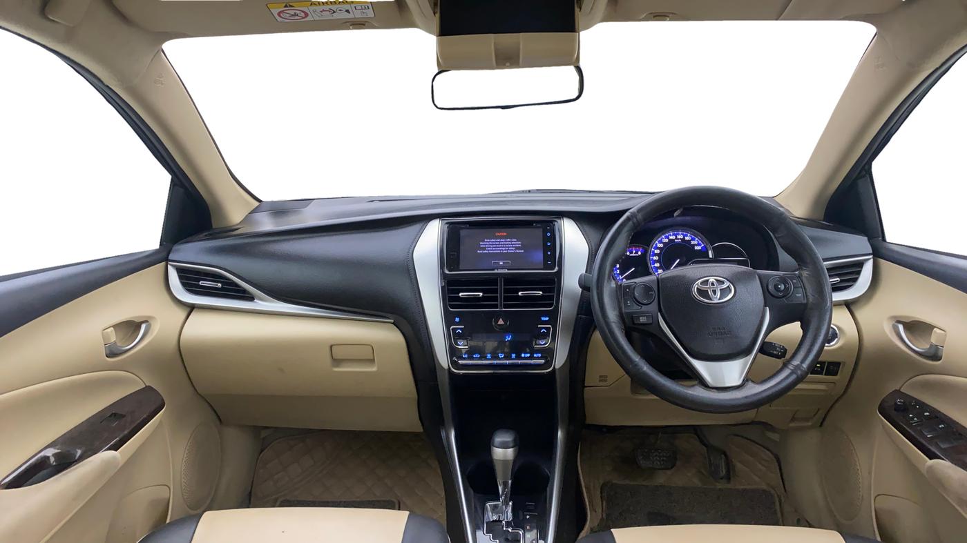 2018 Toyota YARIS V CVT, Petrol, Automatic, 62,645 km, Dashboard