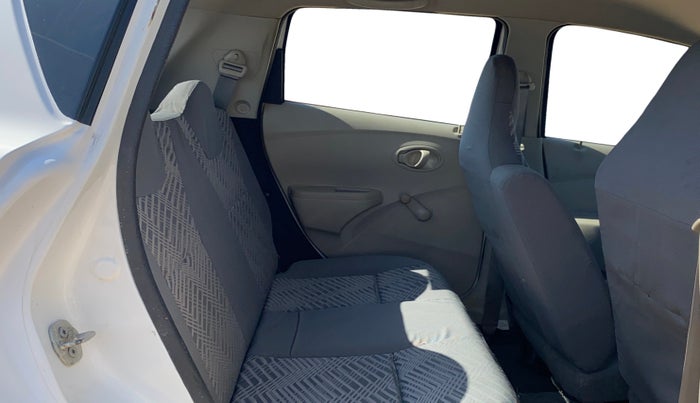 2017 Datsun Go T, Petrol, Manual, 81,608 km, Right Side Rear Door Cabin