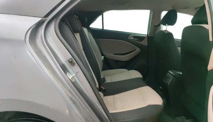 2016 Hyundai Elite i20 ASTA 1.2 (O), Petrol, Manual, 59,057 km, Right Side Rear Door Cabin