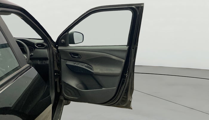 2025 Nissan MAGNITE Visia EZ-Shift, Petrol, Automatic, 6,308 km, RHS Front Door