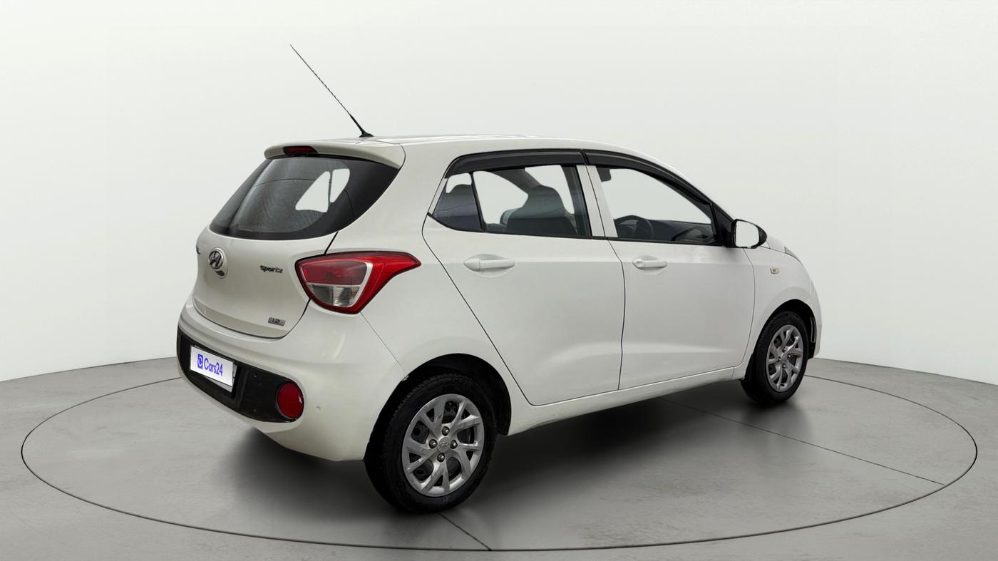 2017 Hyundai Grand i10 SPORTZ 1.2 KAPPA VTVT, Petrol, Manual, 70,893 km, Right Back Diagonal