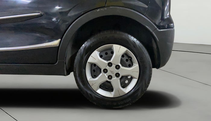 2021 Mahindra XUV300 W6 1.5 Sunroof Diesel, Diesel, Manual, 1,35,953 km, Left Rear Wheel