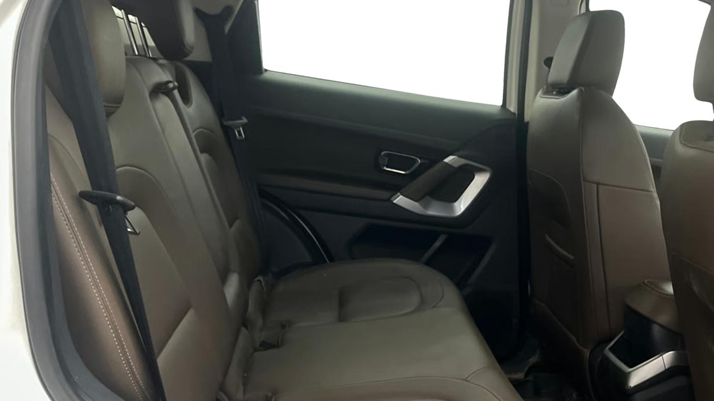 2023 Tata Harrier XZ PLUS 2.0L DUAL TONE, Diesel, Manual, 1,12,783 km, Right Side Rear Door Cabin