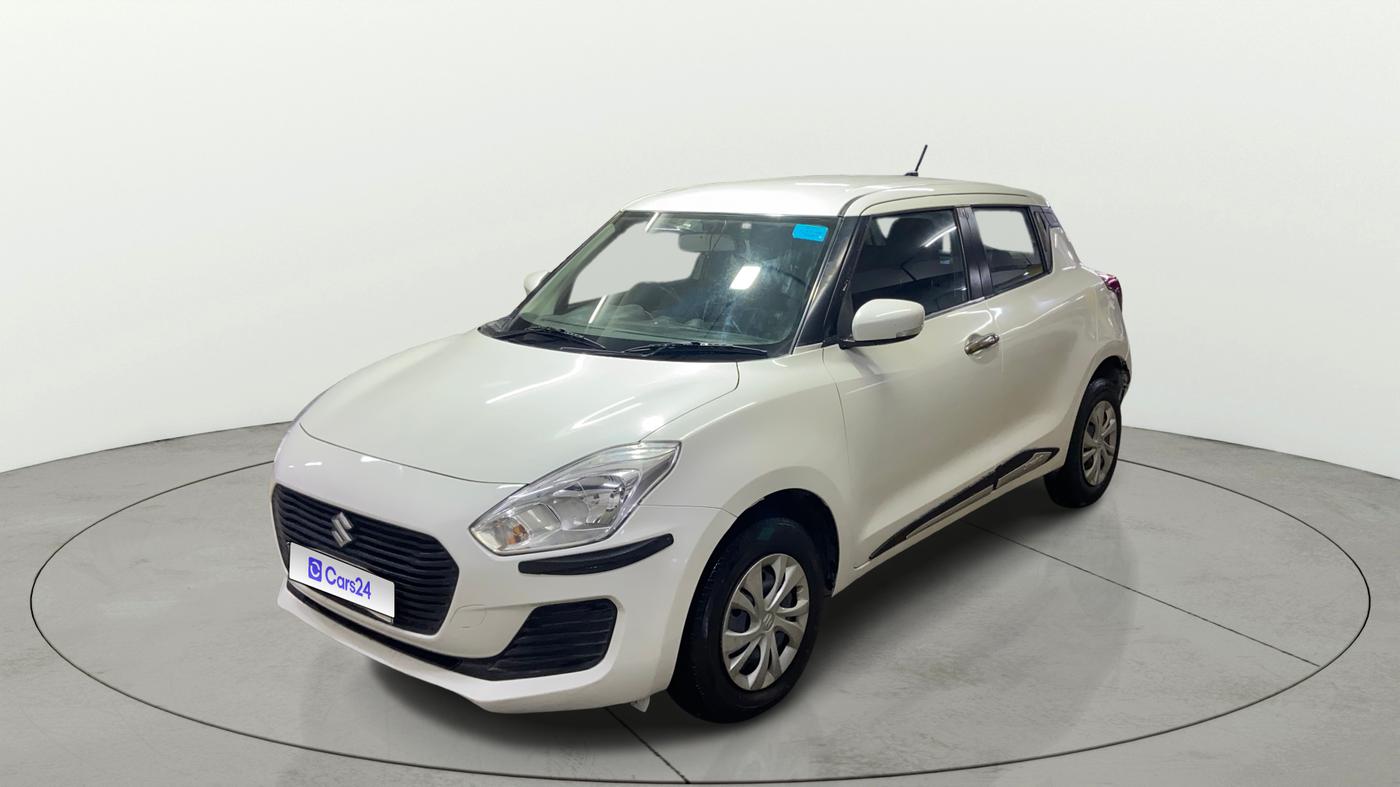 2020 Maruti Swift VXI AMT, Petrol, Automatic, 38,458 km, Left Front Diagonal