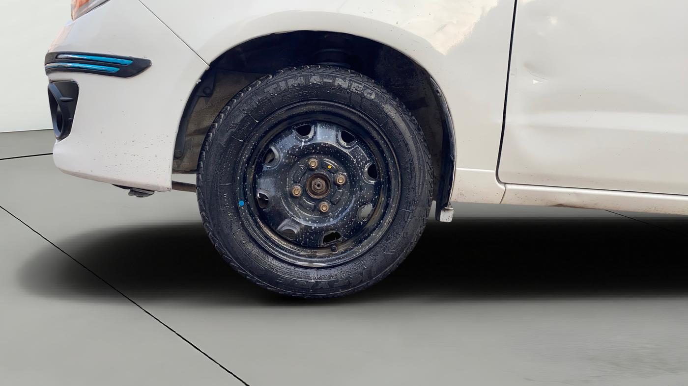 2014 Maruti Alto K10 VXI, Petrol, Manual, 69,702 km, Left Front Wheel