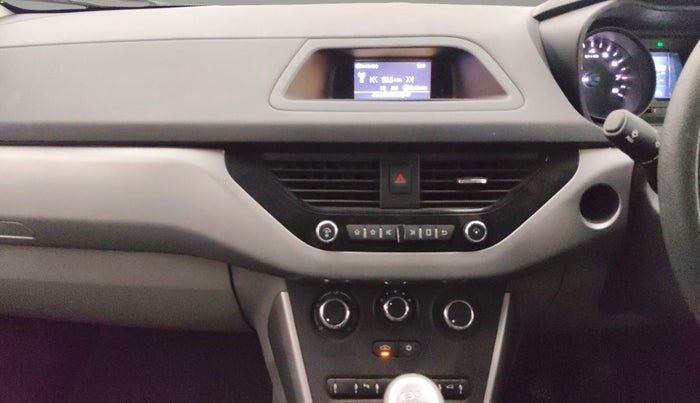 2018 Tata NEXON XM PETROL, Petrol, Manual, 1,05,844 km, Air Conditioner