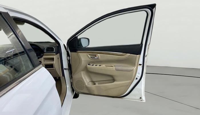 2018 Maruti Ciaz ALPHA  AT 1.5 SHVS PETROL, Petrol, Automatic, 44,267 km, RHS Front Door