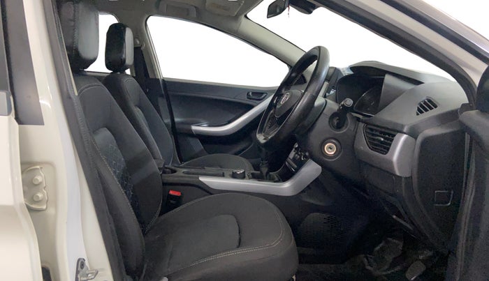2022 Tata NEXON XM SUNROOF PETROL, Petrol, Manual, 73,700 km, Right Side Front Door Cabin