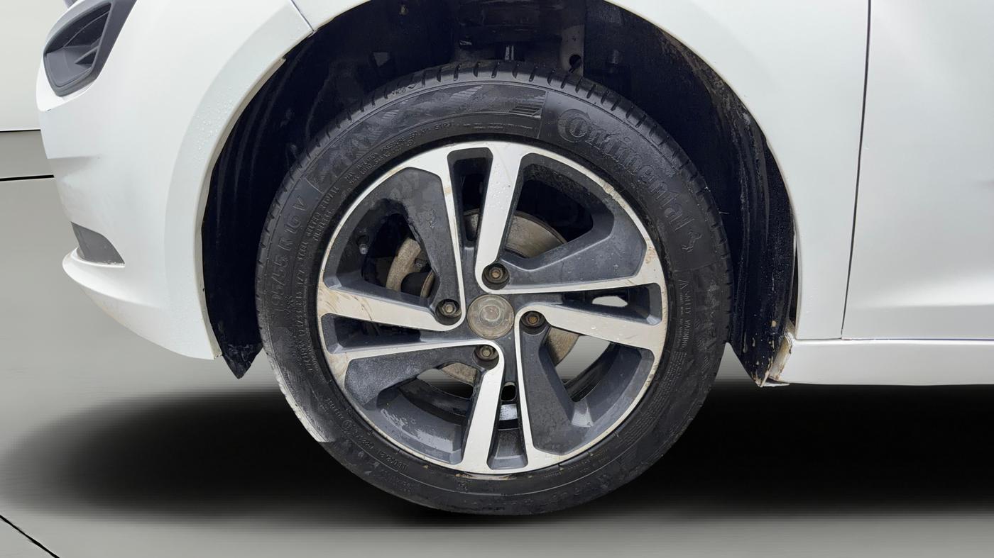 2022 Tata ALTROZ XMA PLUS PETROL, Petrol, Manual, 77,101 km, Left Front Wheel