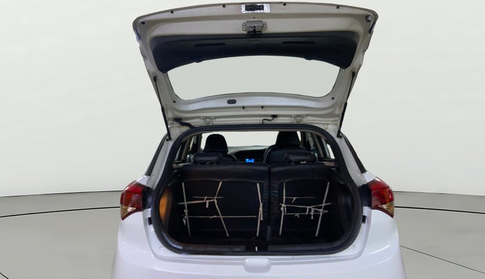 2014 Hyundai Elite i20 ASTA 1.2, Petrol, Manual, 1,07,721 km, Boot Door Open