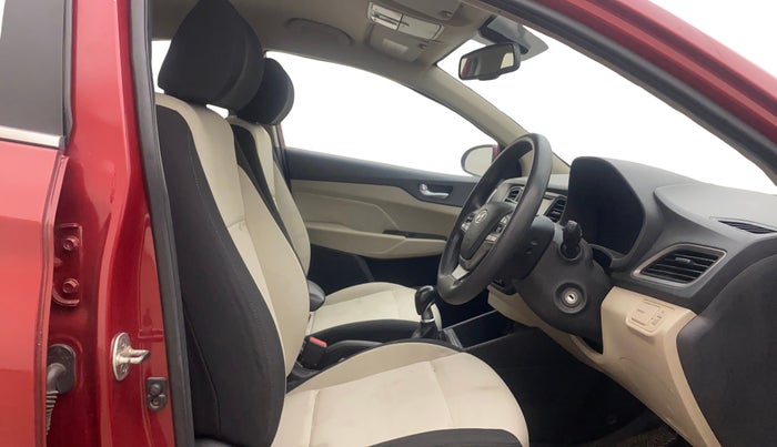 2017 Hyundai Verna 1.6 VTVT SX, Petrol, Manual, 71,946 km, Right Side Front Door Cabin