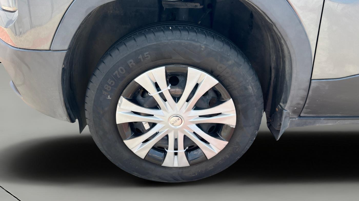 2022 Tata PUNCH ADVENTURE MT, Petrol, Manual, 17,385 km, Left Front Wheel