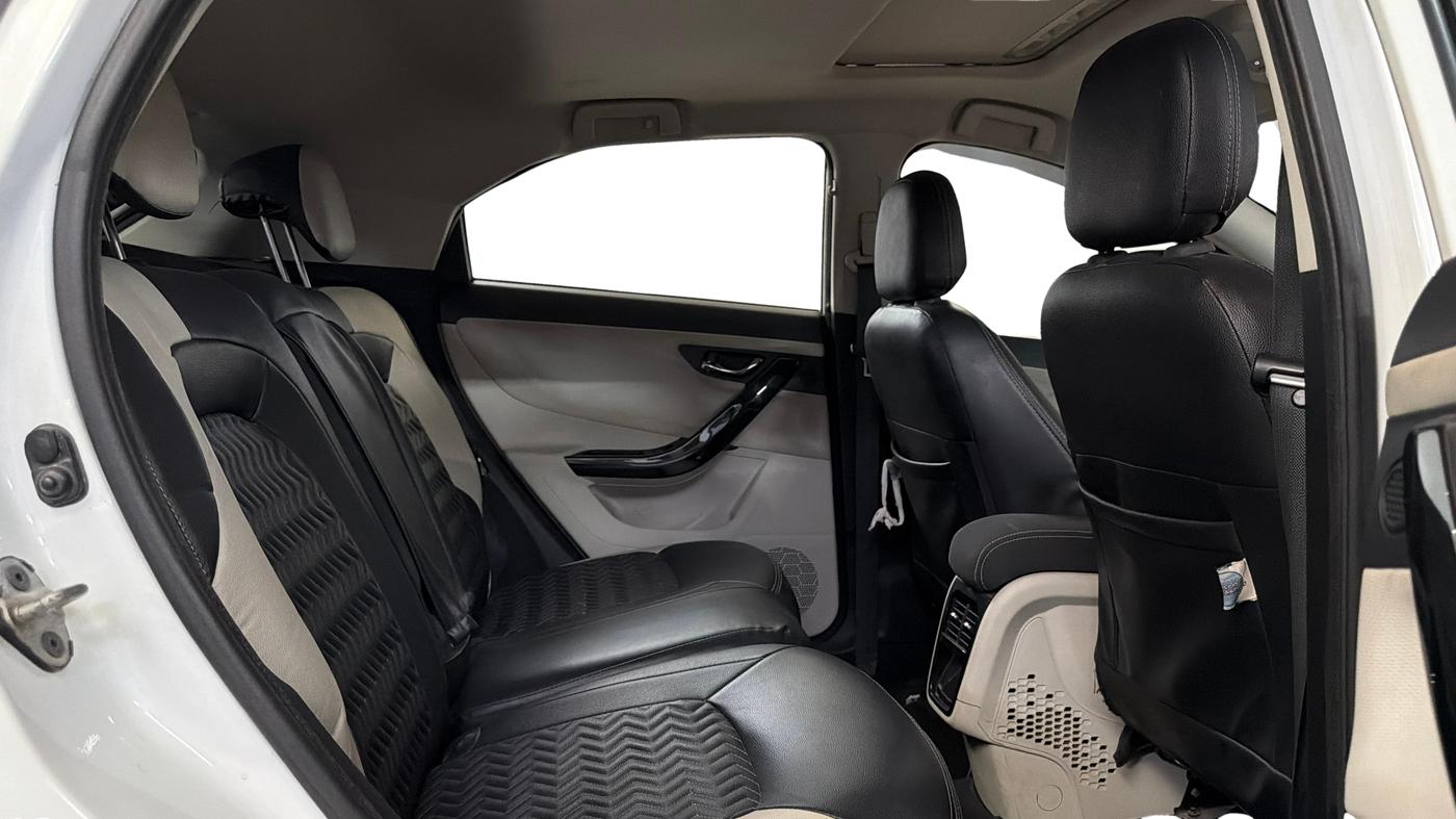 2022 Tata NEXON XZ PLUS (O) PETROL, Petrol, Manual, 31,003 km, Right Side Rear Door Cabin