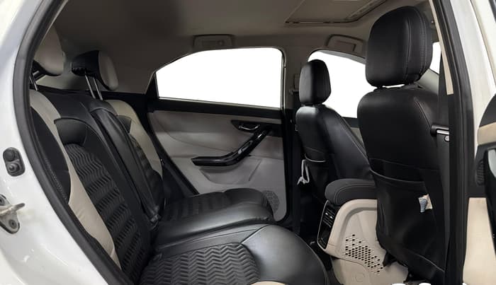 2022 Tata NEXON XZ PLUS (O) PETROL, Petrol, Manual, 31,003 km, Right Side Rear Door Cabin