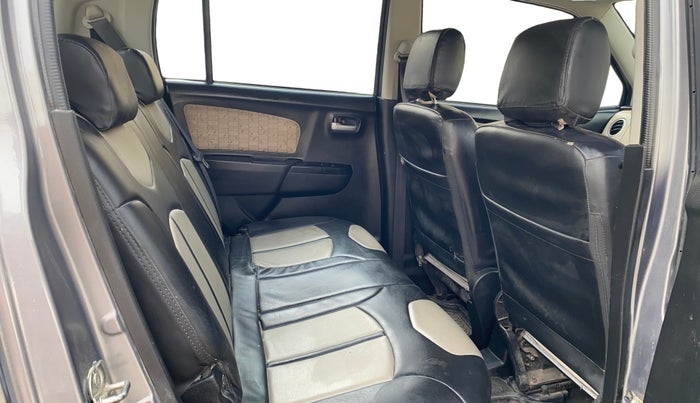 2017 Maruti Wagon R 1.0 VXI AMT, Petrol, Automatic, 42,802 km, Right Side Rear Door Cabin