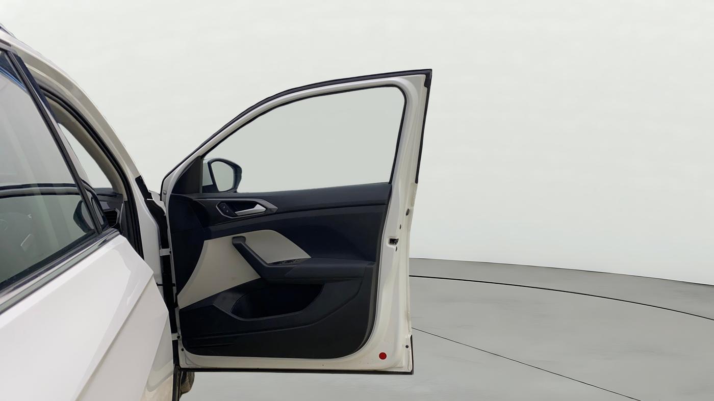 2025 Volkswagen TAIGUN TOPLINE 1.0 TSI AT, Petrol, Automatic, 5,120 km, RHS Front Door