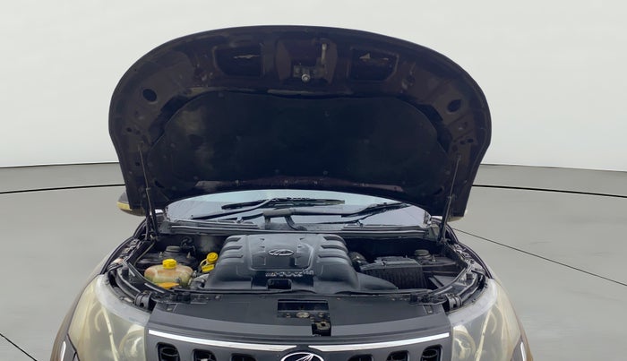 2017 Mahindra XUV500 W10, Diesel, Manual, 83,342 km, Open Bonet