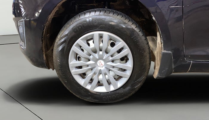 2016 Maruti Swift LXI (O), Petrol, Manual, 67,639 km, Left Front Wheel