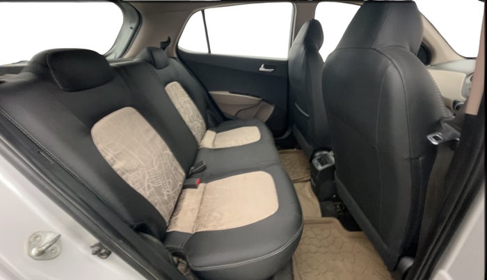 2015 Hyundai Grand i10 SPORTZ 1.2 KAPPA VTVT, Petrol, Manual, 61,896 km, Right Side Rear Door Cabin