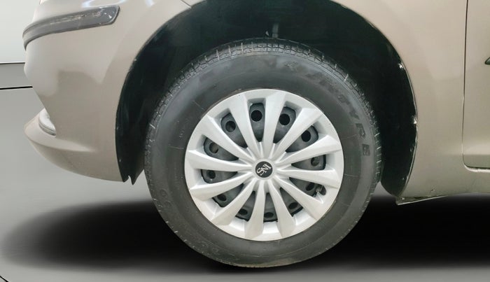 2015 Maruti Swift Dzire VXI, Petrol, Manual, 35,160 km, Left Front Wheel