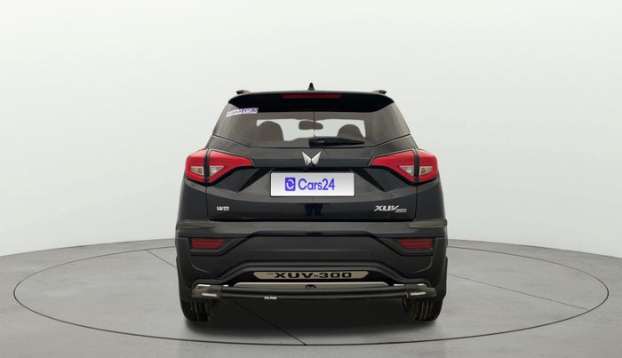 2023 Mahindra XUV300 W8 (O) 1.2 PETROL, Petrol, Manual, 27,880 km, Back/Rear