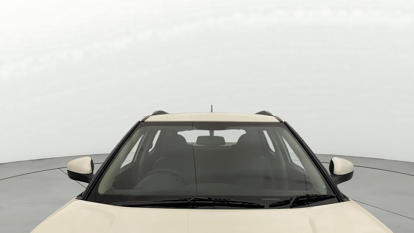 2023 Mahindra XUV300 W6 1.2 PETROL AMT, Petrol, Automatic, 33,518 km, Front Windshield