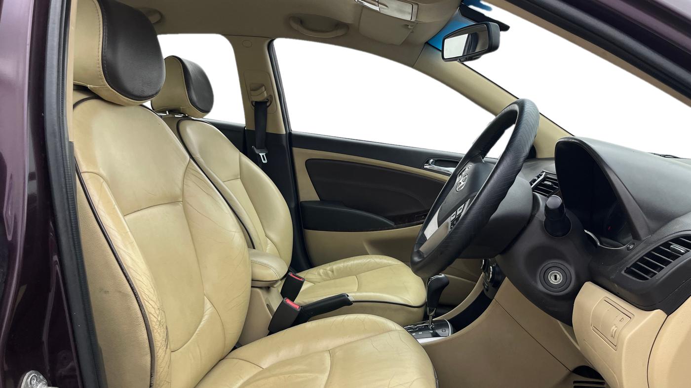2013 Hyundai Verna FLUIDIC VTVT 1.6 EX AT, Petrol, Automatic, 88,573 km, Right Side Front Door Cabin