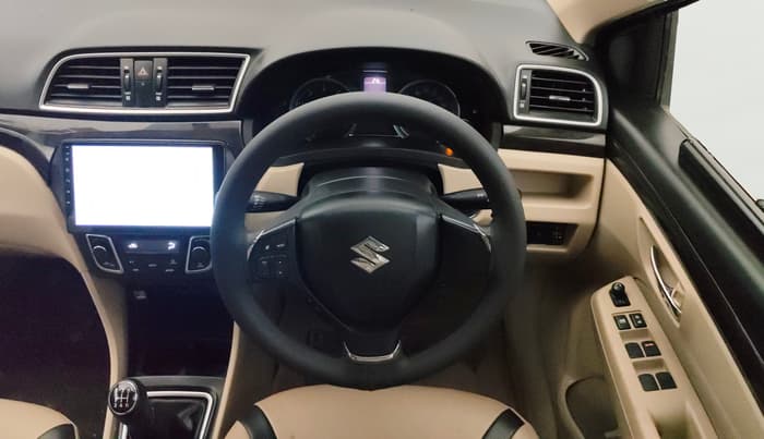 2016 Maruti Ciaz ZDI SHVS, Diesel, Manual, 97,574 km, Steering Wheel Close Up