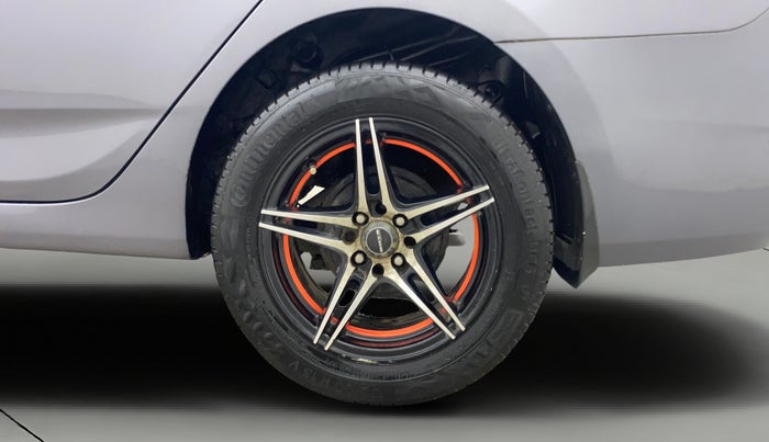 2016 Hyundai Verna 1.6 VTVT S, Petrol, Manual, 77,899 km, Left Rear Wheel