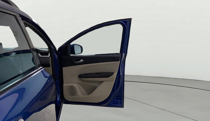 2020 Renault TRIBER RXZ, Petrol, Manual, 61,580 km, RHS Front Door