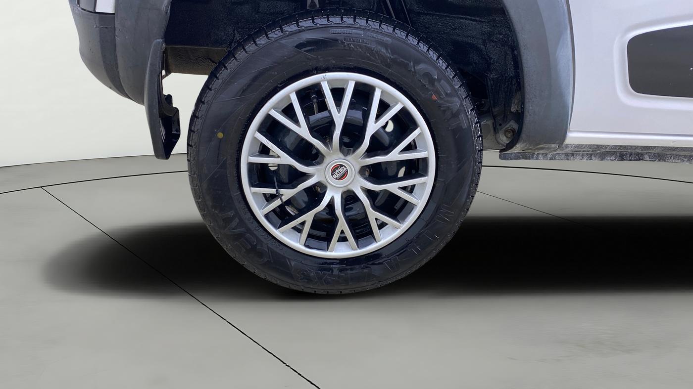 2018 Renault Kwid RXT 0.8 (O), Petrol, Manual, 39,254 km, Right Rear Wheel