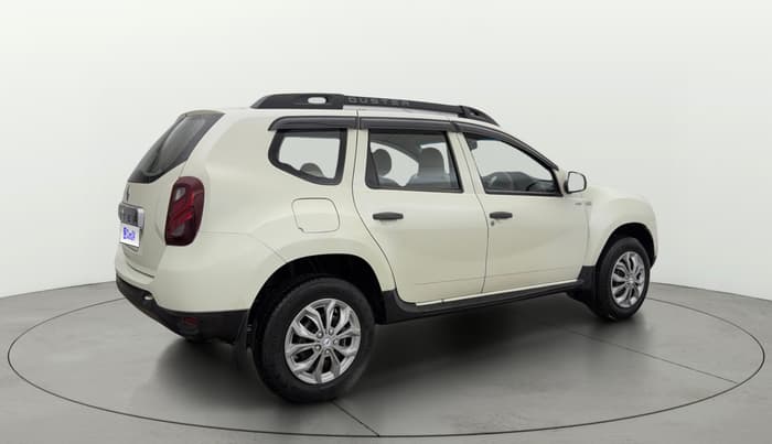 2016 Renault Duster RXE PETROL, Petrol, Manual, 49,565 km, Right Back Diagonal
