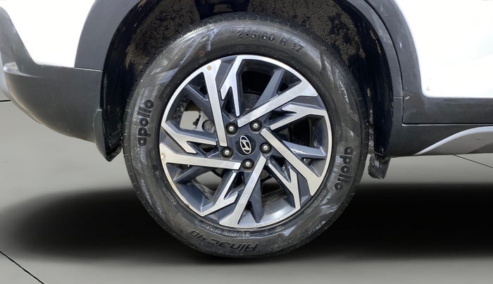 2024 Hyundai Creta SX (O) 1.5 TURBO DCT, Petrol, Automatic, 13,185 km, Right Rear Wheel