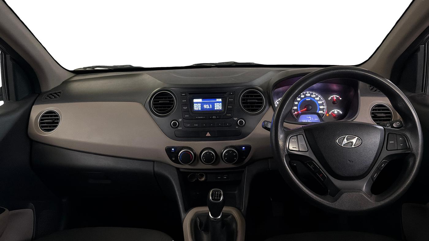 2015 Hyundai Grand i10 SPORTZ 1.2 KAPPA VTVT, Petrol, Manual, 59,259 km, Dashboard