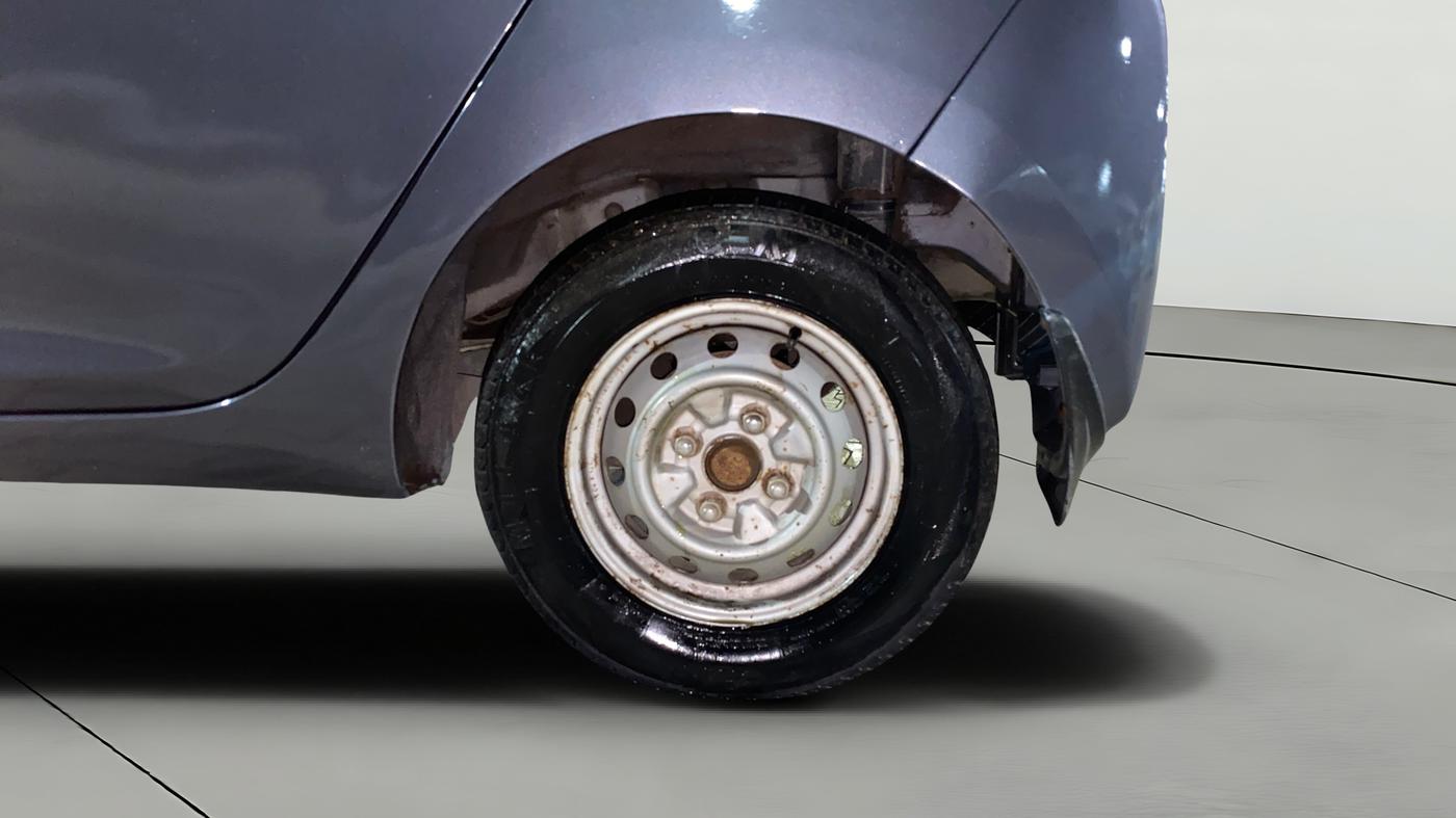 2015 Hyundai Eon ERA +, CNG, Manual, 90,881 km, Left Rear Wheel