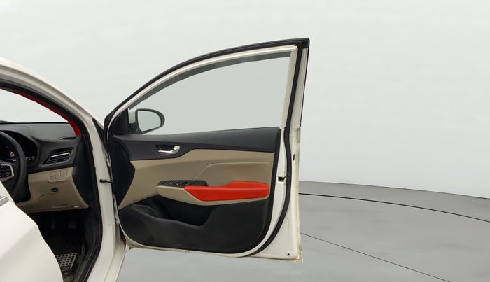 2022 Hyundai Verna SX (O)1.5 VTVT, CNG, Manual, 60,708 km, RHS Front Door