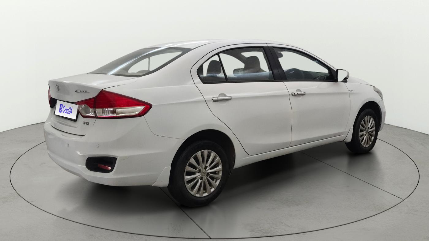 2015 Maruti Ciaz ZXI, Petrol, Manual, 76,102 km, Right Back Diagonal