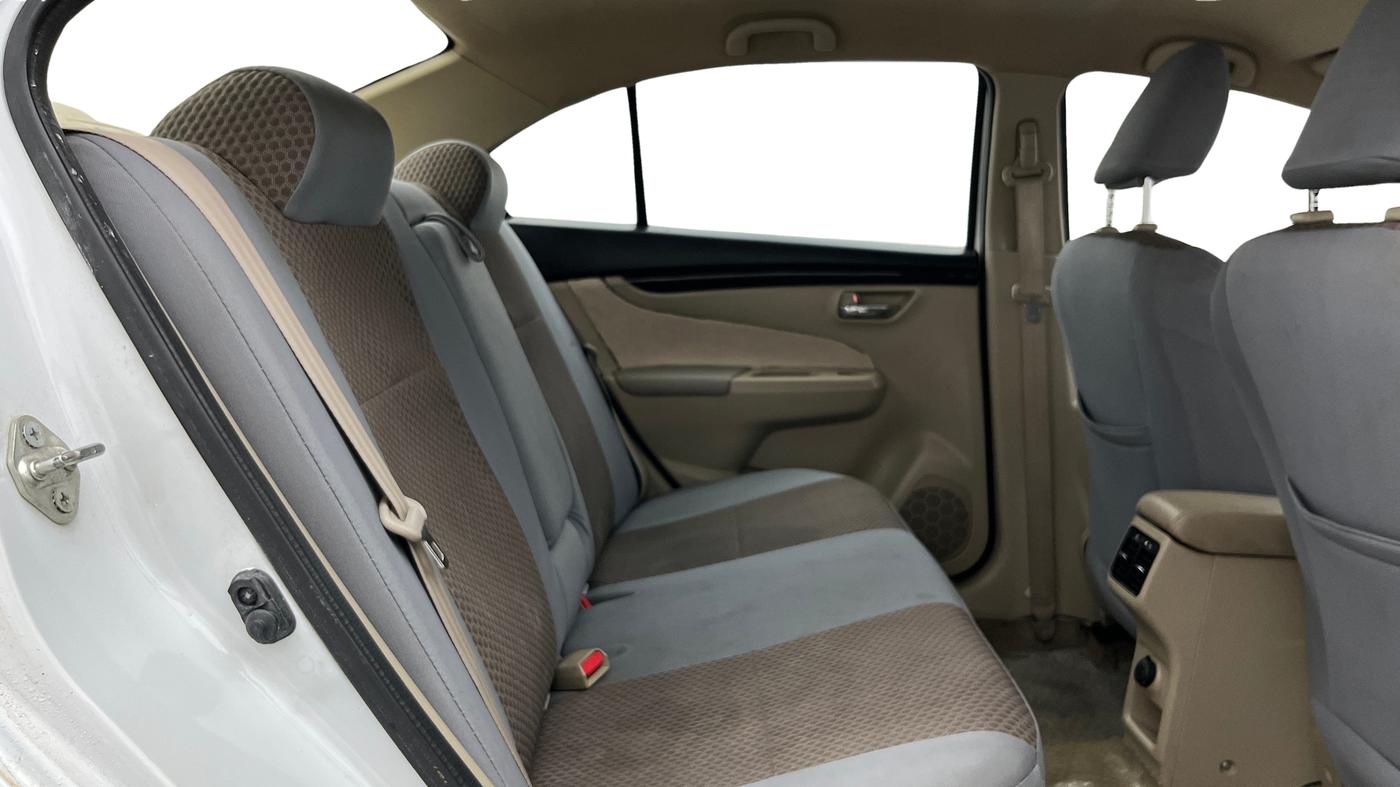 2016 Maruti Ciaz VXI+AT, Petrol, Automatic, 1,20,281 km, Right Side Rear Door Cabin