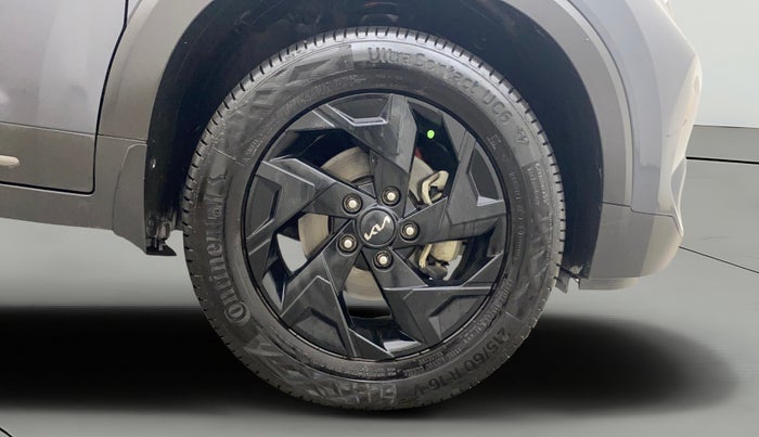 2022 KIA SONET X LINE 1.5 AT, Diesel, Automatic, 63,992 km, Right Front Wheel