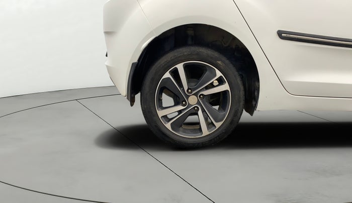 2021 Tata ALTROZ XZ PETROL, Petrol, Manual, 64,762 km, Right Rear Wheel