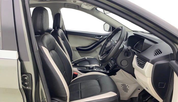 2022 Tata NEXON XZA PLUS SUNROOF PETROL, Petrol, Automatic, 35,118 km, Right Side Front Door Cabin