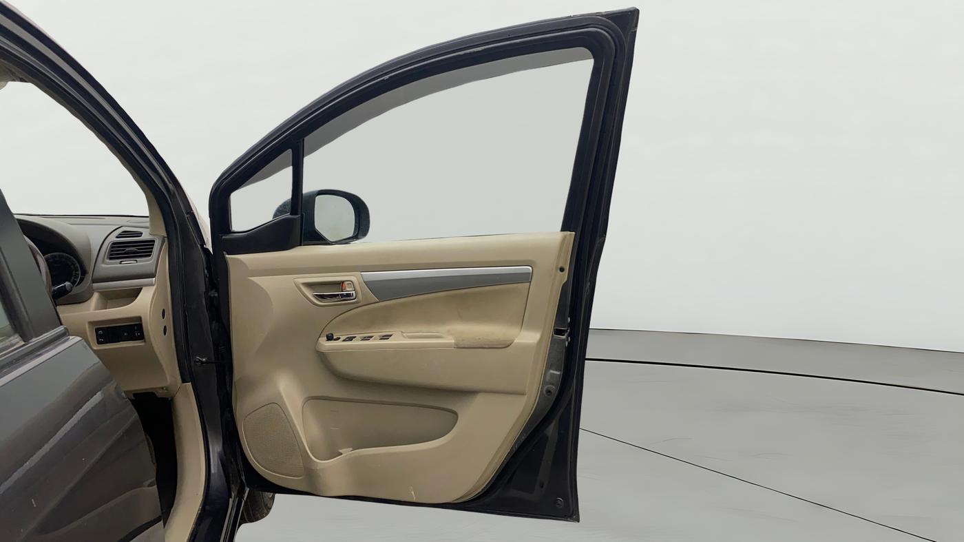 2018 Maruti Ertiga VXI, Petrol, Manual, 76,184 km, RHS Front Door