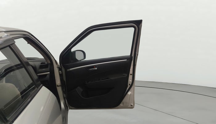 2013 Maruti Swift VXI, Petrol, Manual, 35,570 km, RHS Front Door